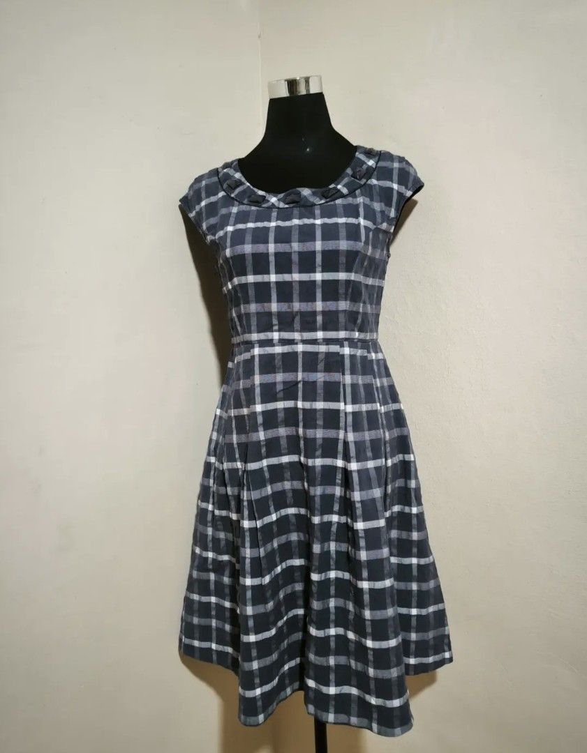 Plaid print dress (Category: Dresses) located in Manila. Submitted by wearforce (Listing ID 1464585378, Image 1). Description: Plaid print dress can fit M-L good condition no issues color rate 9/10 150 + sf.