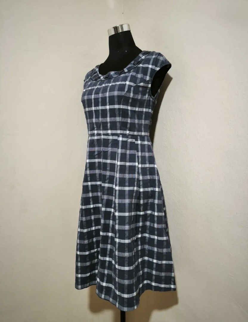 Plaid print dress (Category: Dresses) located in Manila. Submitted by wearforce (Listing ID 1464585378, Image 2). Description: Plaid print dress can fit M-L good condition no issues color rate 9/10 150 + sf.