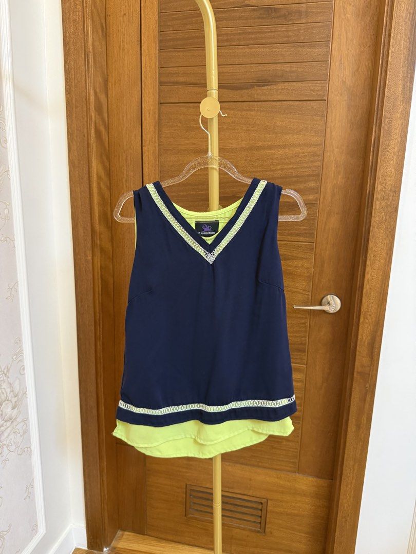Plains & Prints: Top (Category: Sleeveless) located in Quezon City. Submitted by vpauline (Listing ID 1464704313, Image 1). Description: 10/10.