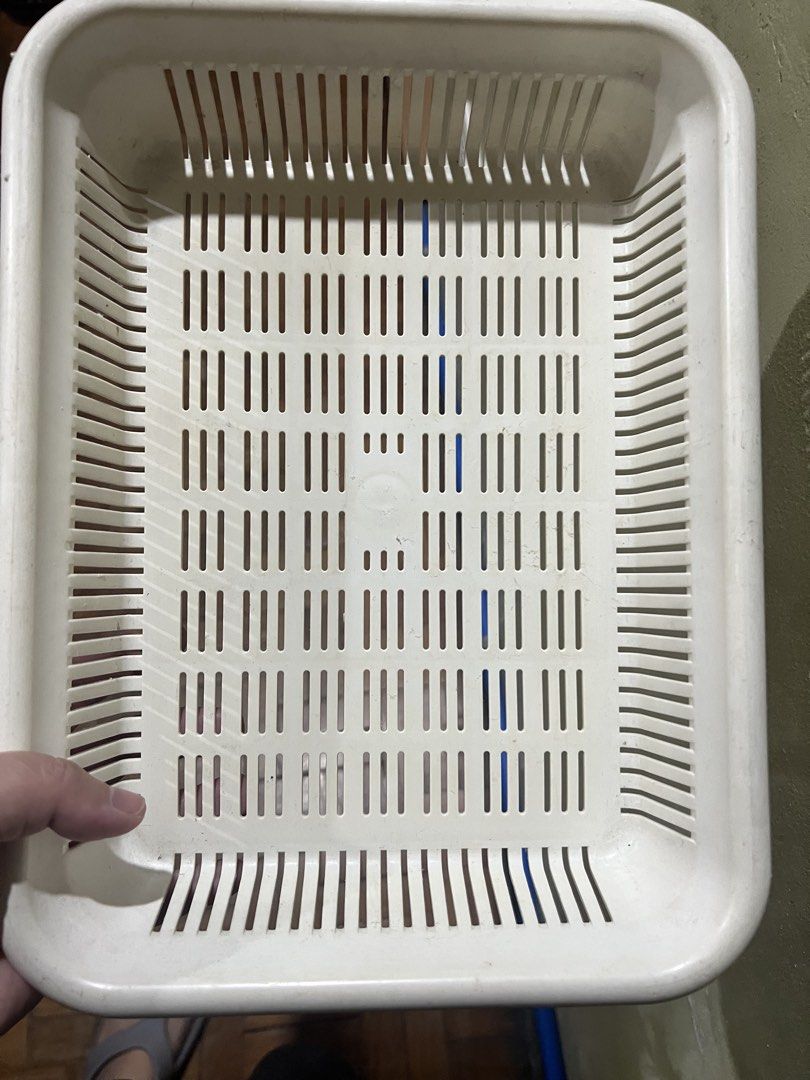 Plastic basket (Category: Storage Boxes & Baskets) located in Paranaque City. Submitted by arianem031087 (Listing ID 1464680027, Image 1). Description: .
