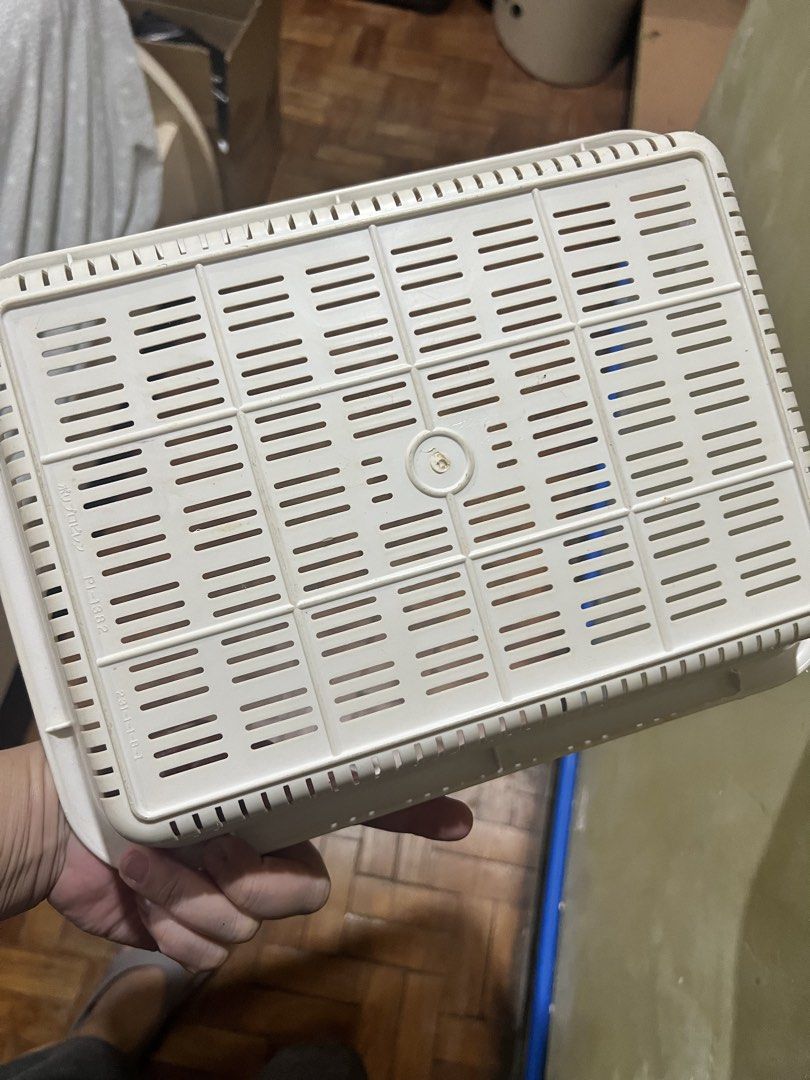 Plastic basket (Category: Storage Boxes & Baskets) located in Paranaque City. Submitted by arianem031087 (Listing ID 1464680027, Image 2). Description: .