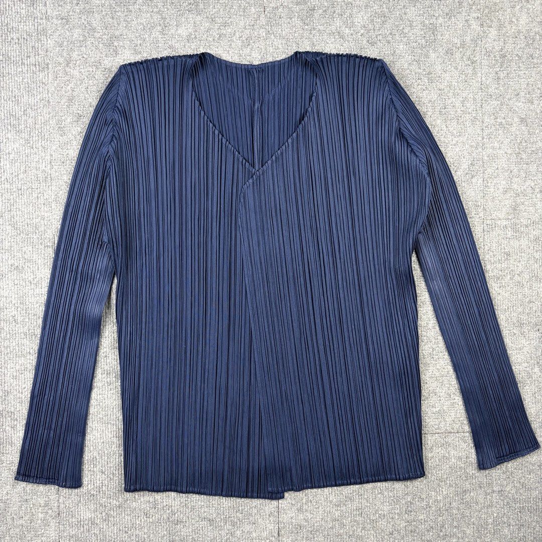 Pleats Please Issey Miyake Cardigan (Category: Luxury Apparel) located in Manila. Submitted by yourtherapist_ (Listing ID 1464709535, Image 2). Description: Pleats Please Issey Miyake Cardigan Size: 4 Condition: Excellent Material: 100% Polyester Made in: Japan Measurements Width: Open Length: 25 Sleeve: 24 5,000.
