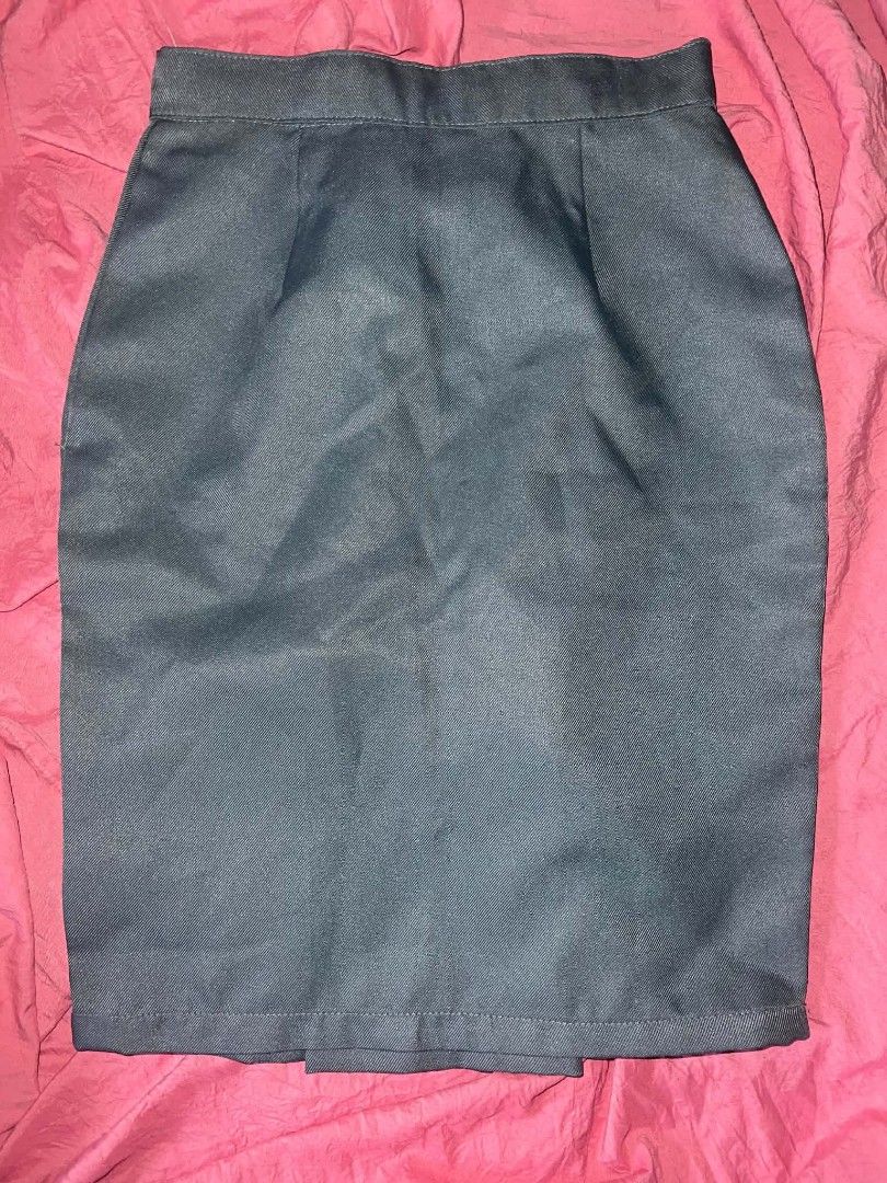 PLM skirt (Category: Skirts) located in Manila. Submitted by kayka246 (Listing ID 1464639604, Image 1). Description: 200 each have 2 po.