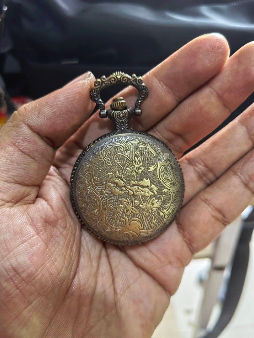 Pocket Watch Frozen - Not Working (Category: Clocks) located in Cebu City. Submitted by dudes_villanueva (Listing ID 1464574855, Image 3). Description: Pocket Watch Frozen - Not Working 📌 Sold as is.