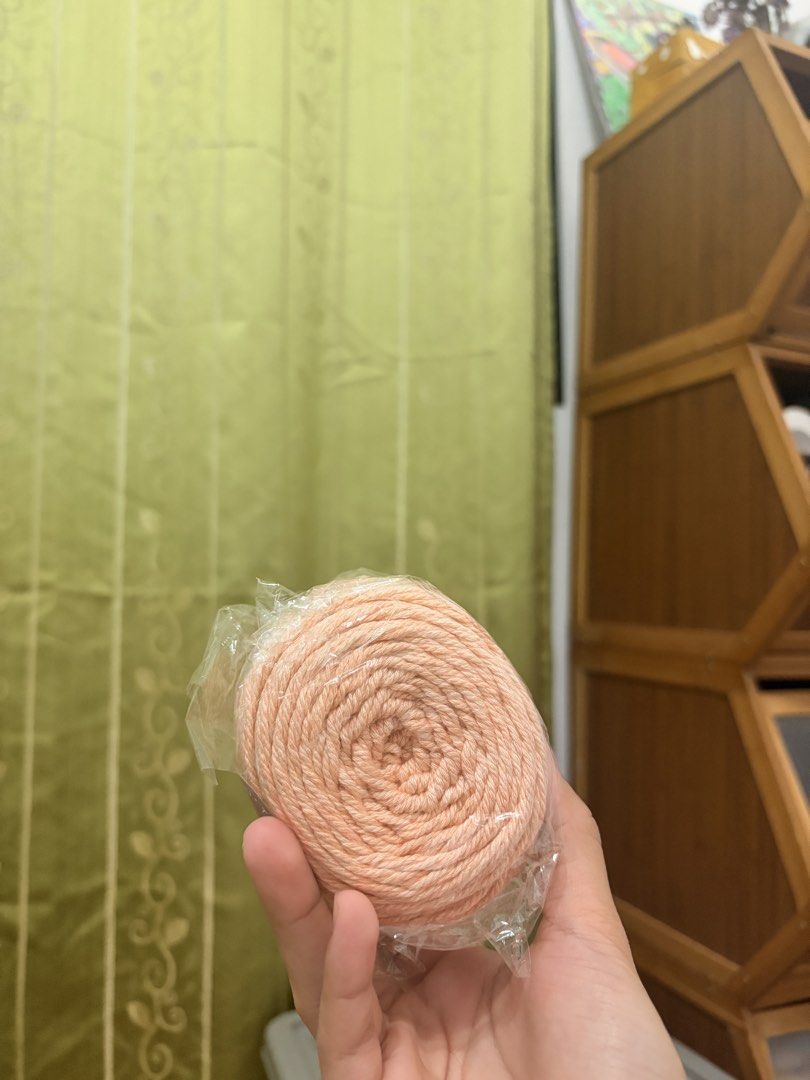 pointe shoes darning thread (ballet pink) (Category: Craft Supplies & Tools) located in Marikina City. Submitted by _bananahanaa (Listing ID 1464722264, Image 1). Description: never used (stopped training) .