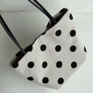 (Category: ) located in . Submitted by shopaholicwardrobe_ (Listing ID 1464728220, Image 1). Description: .