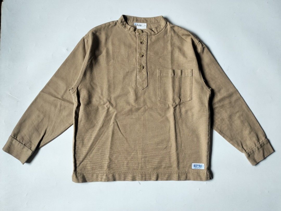 Pop over (Category: Coats, Jackets and Outerwear) located in Baguio. Submitted by dapper_deals (Listing ID 1464616402, Image 2). Description: J-SD popover henley shirt Condition great Size medium on tag Pit-pit: 22 Length: 24.5 Shoulder: 18.5 Sleeves: 21 Mine: 1,500 Do message me for other details needed.
