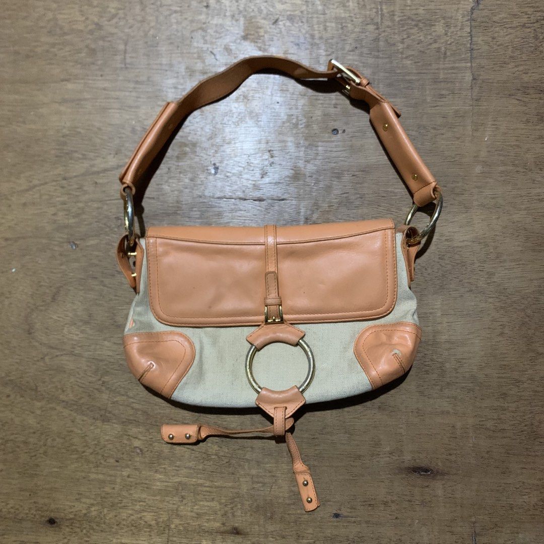 PORTS SHOULDER BAG (Category: Shoulder Bags) located in Manila. Submitted by odids (Listing ID 1464624460, Image 1). Description: PORTS SHOULDER BAG EXCELLENT CONDITION ISSUE : MINIMAL SIGN OF USAGE DIRECT MESSAGE 📨 .
