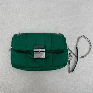 （分類：）位於 。 由 lion_resells 提交（商品編號 1464583583，圖片 1）。簡介： 。