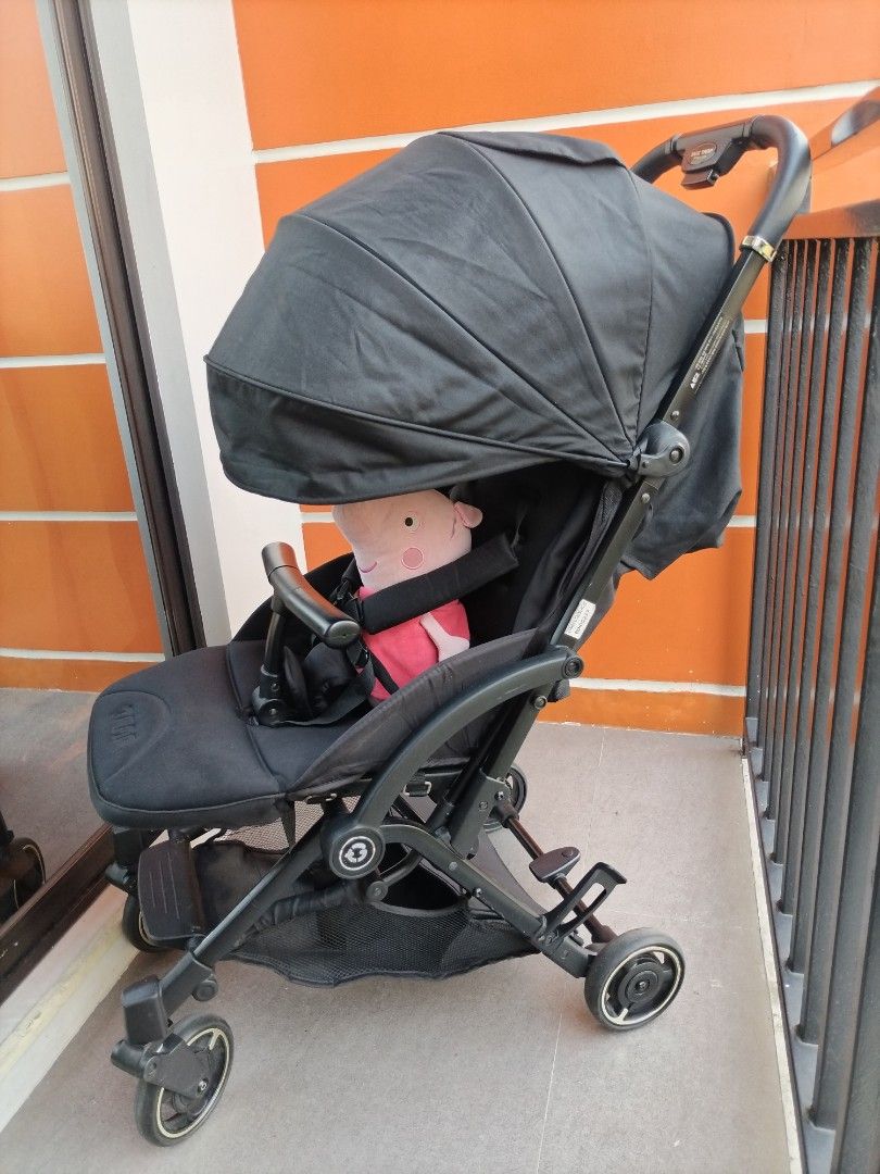 Preloved Black Tavo Basic Trap Compact Stroller (Category: Strollers) located in Taguig. Submitted by wearepreloved83 (Listing ID 1464663345, Image 2). Description: Preloved black Tavo Basic Trap compact stroller Lightweight cabin approved travel friendly Fully Reclined Swivel front wheels With Shopping basket Five point safety harness adjustable canopy A bumper bar and a lower footrest Suitable for newborn up to toddler Not faded black na black 