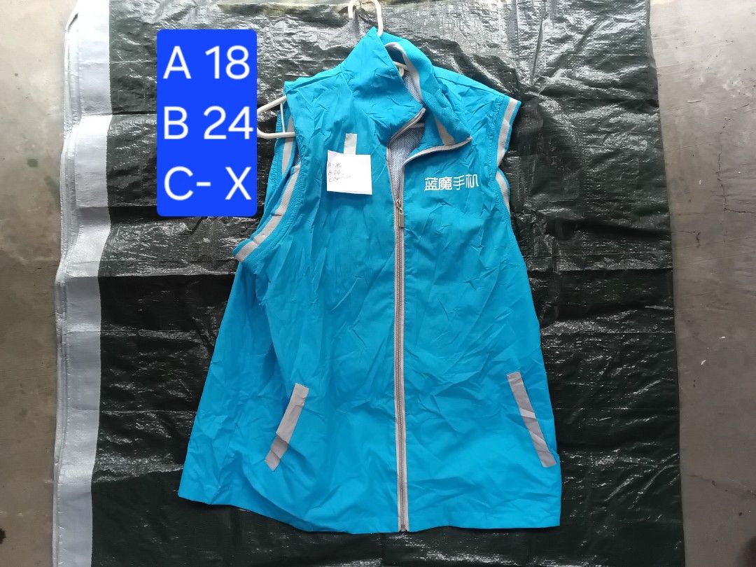 Preloved UniSex SMALL-"MEDIUM Jackets (Category: Coats, Jackets and Outerwear) located in Quezon City. Submitted by fairviewstrides (Listing ID 1464657197, Image 3). Description: Mens / Women Small Jackets Price: 120 each 🔥Rain Jackets 🔥Warmers 🔥Blazer 🔥Retro Visit me here 15 ferrari st fairview qc Lalamove jnt Lbc.