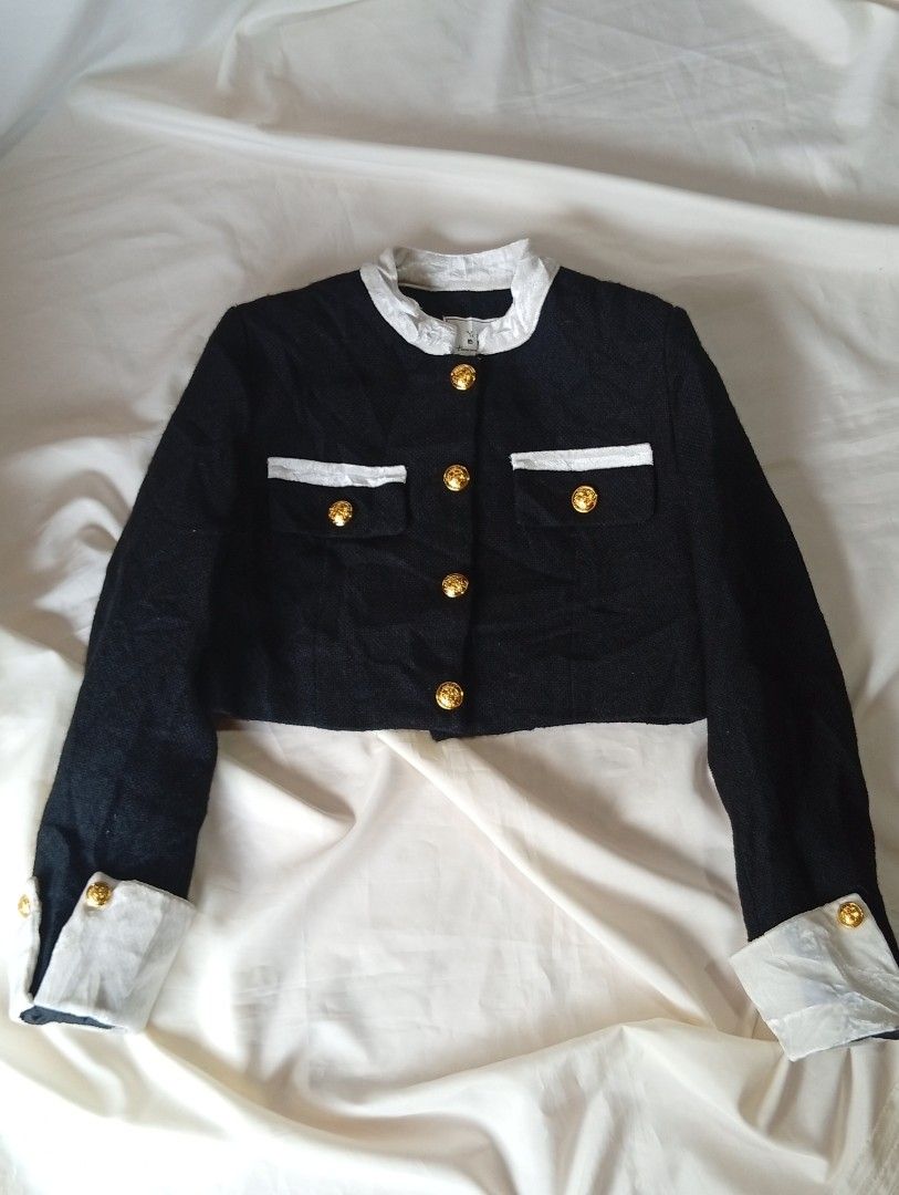 Premium Two toned Tweed Blazer (Category: Coats, Jackets and Outerwear) located in Rizal. Submitted by tweeds_by_n (Listing ID 1464736297, Image 1). Description: size: small — no issue/flaws — complete buttons — with inner lining — velvet fabric yung white — premium quality — seller's fav! mop: gcash mod: tiktok checkout or direct spx/jnt/lalamove 📍 Binangonan, Rizal. 📩DM me if interested!.