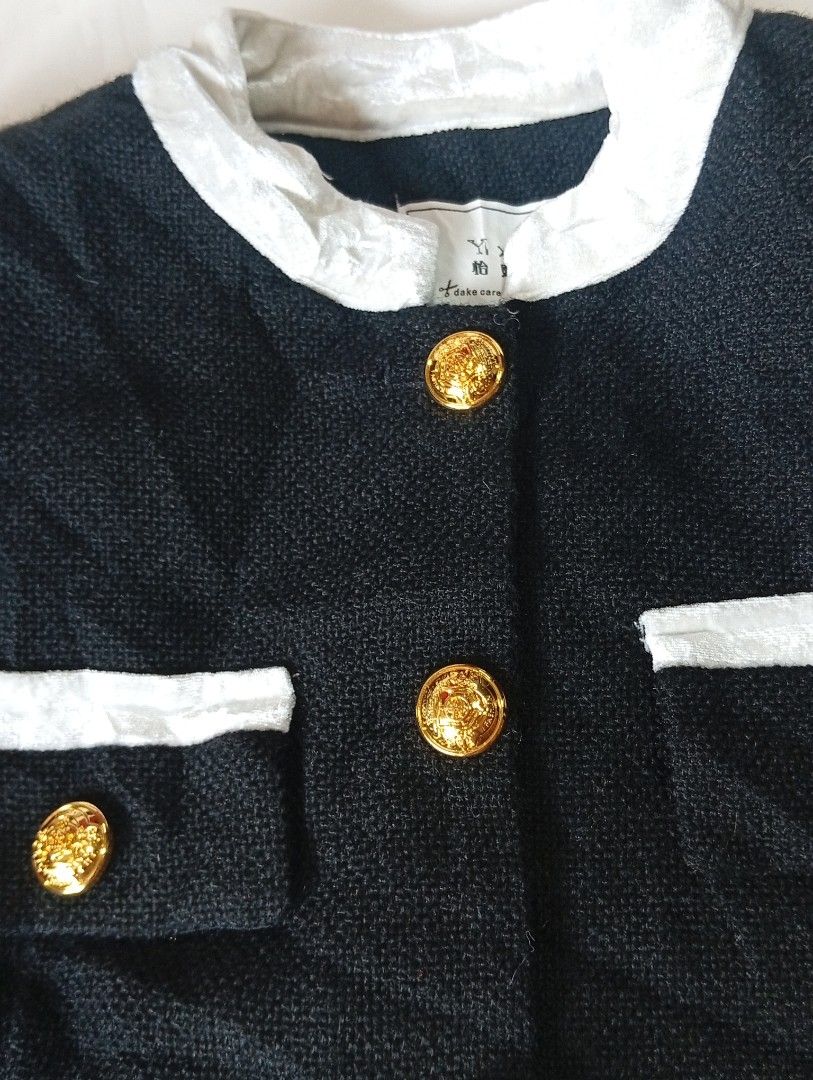 Premium Two toned Tweed Blazer (Category: Coats, Jackets and Outerwear) located in Rizal. Submitted by tweeds_by_n (Listing ID 1464736297, Image 3). Description: size: small — no issue/flaws — complete buttons — with inner lining — velvet fabric yung white — premium quality — seller's fav! mop: gcash mod: tiktok checkout or direct spx/jnt/lalamove 📍 Binangonan, Rizal. 📩DM me if interested!.