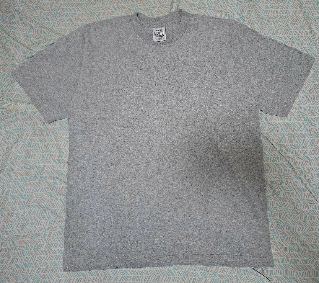 Pro Club Heavyweight Crewneck (Category: Tshirts & Polo Shirts ) located in Danao, Cebu. Submitted by jthriftshop_ (Listing ID 1464691999, Image 2). Description: Pro Club Heavyweight Crewneck Heather Gray Colorway Width 23.5 Length 29.5 Best Fit XL Excellent Condition No issue Ready to wear Location: Danao City, Cebu 📍 Pm 📥.
