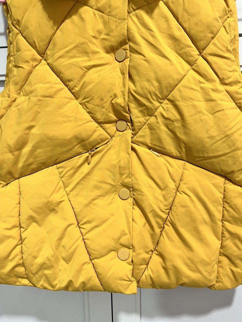 PUFFER VEST JACKET (Category: Coats, Jackets and Outerwear) located in Valenzuela. Submitted by stayradwithme (Listing ID 1464737394, Image 2). Description: PUFFER VEST JACKET Size: S to M Condition: 10/10 Used once only Thick jacket .