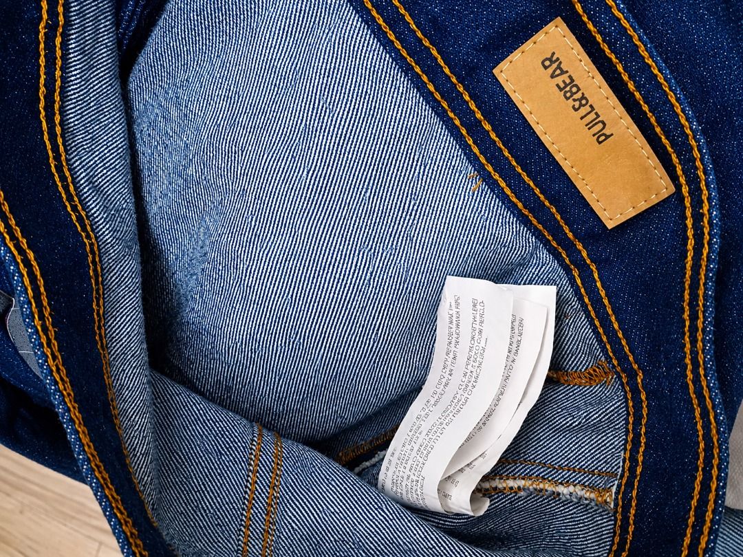 Pull & Bear denim jacket (Category: Coats, Jackets and Outerwear) located in Quezon City. Submitted by kema2191 (Listing ID 1464769345, Image 2). Description: Never used.