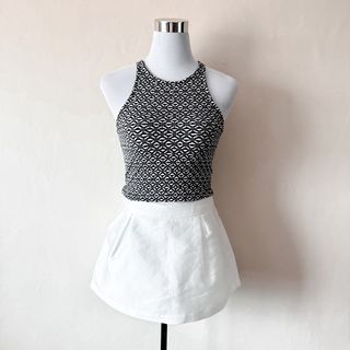 (Category: ) located in . Submitted by rosywardrobe (Listing ID 1464674533, Image 1). Description: .