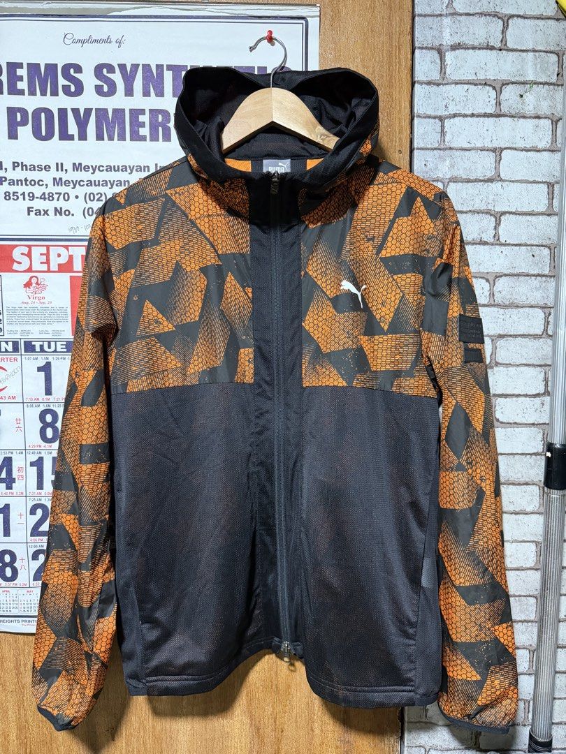 Puma Windbreaker jacket dual zip (Category: Coats, Jackets and Outerwear) located in Quezon City. Submitted by ree3_dr0pp2k25 (Listing ID 1464733389, Image 1). Description: Size large asia Good as new Authentic Brand new feels.