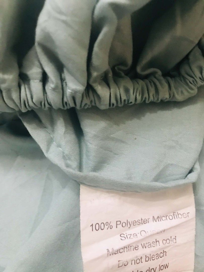 Queen Size 100% Polyester Microfiber Fitted Sheet - Mint green (Category: Bedding & Towels) located in Imus. Submitted by stop_shop7 (Listing ID 1464629925, Image 2). Description: - Queen size fitted sheet - Made from 100% polyester microfiber for softness - Beautiful Mint Green color - Features elastic all around for a snug fit - Easy care: Machine washable in cold water - Do not bleach, tumble dry on low - Perfect for everyday use Loc: Imus, Ca