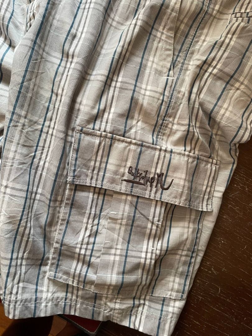 Quicksilver Plaid Cargo (Category: Shorts) located in Manila. Submitted by inversal__ (Listing ID 1464741947, Image 3). Description: 36 x 23 no issue .
