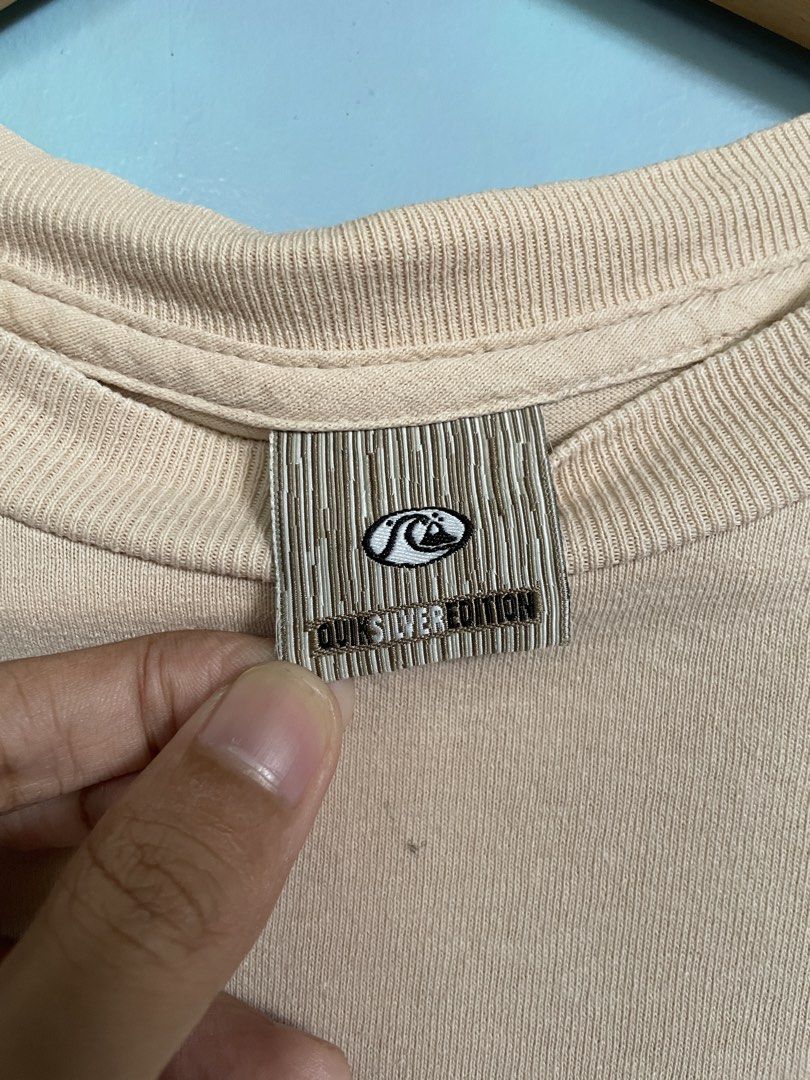 QUIKSILVER y2K TEE (Category: Tshirts & Polo Shirts ) located in Tagum. Submitted by threads.overflow (Listing ID 1464625986, Image 3). Description: DIMENTIONS: 20x28.5 COLOR RATE 7.8/10 ISSUES: SMALL BLEACH STAINS EXCELLENT CONDITION COLOR MAY VARY DUE TO LIGHTNING..