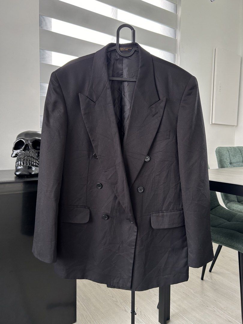 Raffinati Classic Black Double-Breasted Blazer (M) (Category: Coats, Jackets and Outerwear) located in Dasmarinas. Submitted by sfclosetcleanup (Listing ID 1464619486, Image 3). Description: 17 x 28.