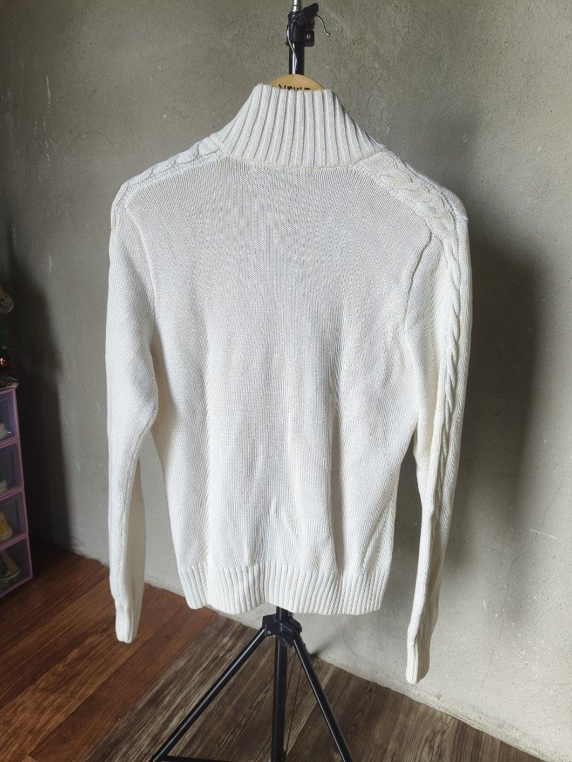 Ralph Lauren Full Zip knitted sweater (Category: Coats, Jackets and Outerwear) located in Cabiao. Submitted by vaultvintage004 (Listing ID 1464692750, Image 2). Description: Ralph Lauren Full Zip knitted sweater •Condition Excellent •Color Rate Excellent Issue: NEED WASH Size L 20x26 Cabiao Nueva Ecija 📍 MOP GCASH ONLY💵 We ship via jnt only.