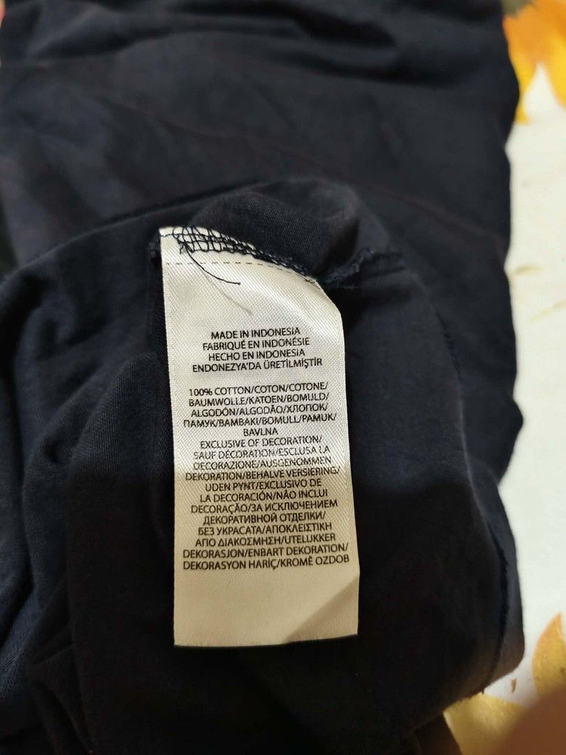 Ralph Lauren Shirt (Category: Tshirts & Polo Shirts ) located in Tubigon. Submitted by negosyanthrift (Listing ID 1464613421, Image 3). Description: 🏷️99+sf size:large 21x27 issue tiny pinholes excellent condition.