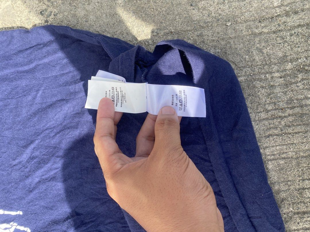 Ralph Lauren shirt (Category: Tshirts & Polo Shirts ) located in Surigao. Submitted by santostris12676 (Listing ID 1464630268, Image 3). Description: Large on tag Dimensions 21.5x28 Excellent condition Color rate 9.5 or better No issue/need wash Dm if interested .