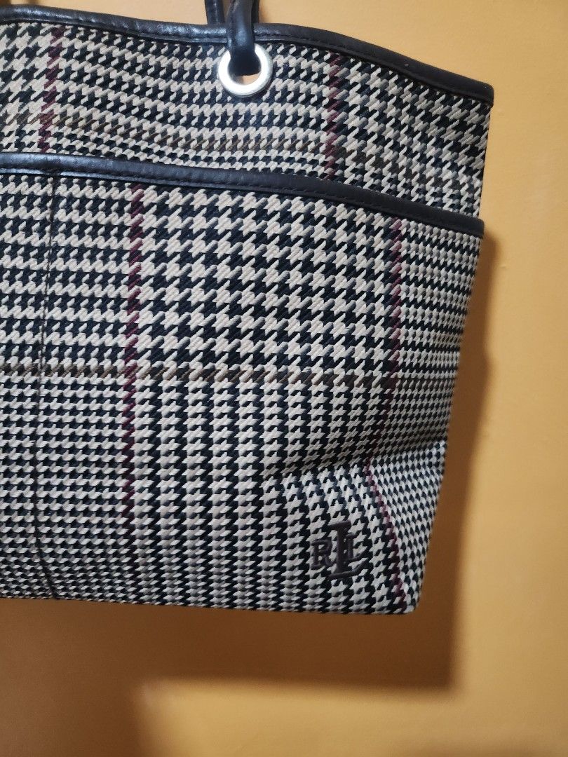 Ralph Lauren Tote Bag (Category: Luxury Bags & Wallets) located in Tagum. Submitted by _skybagph (Listing ID 1464732351, Image 3). Description: vintage ralph lauren tote bag authentic ✨️ negotiable ✨️.