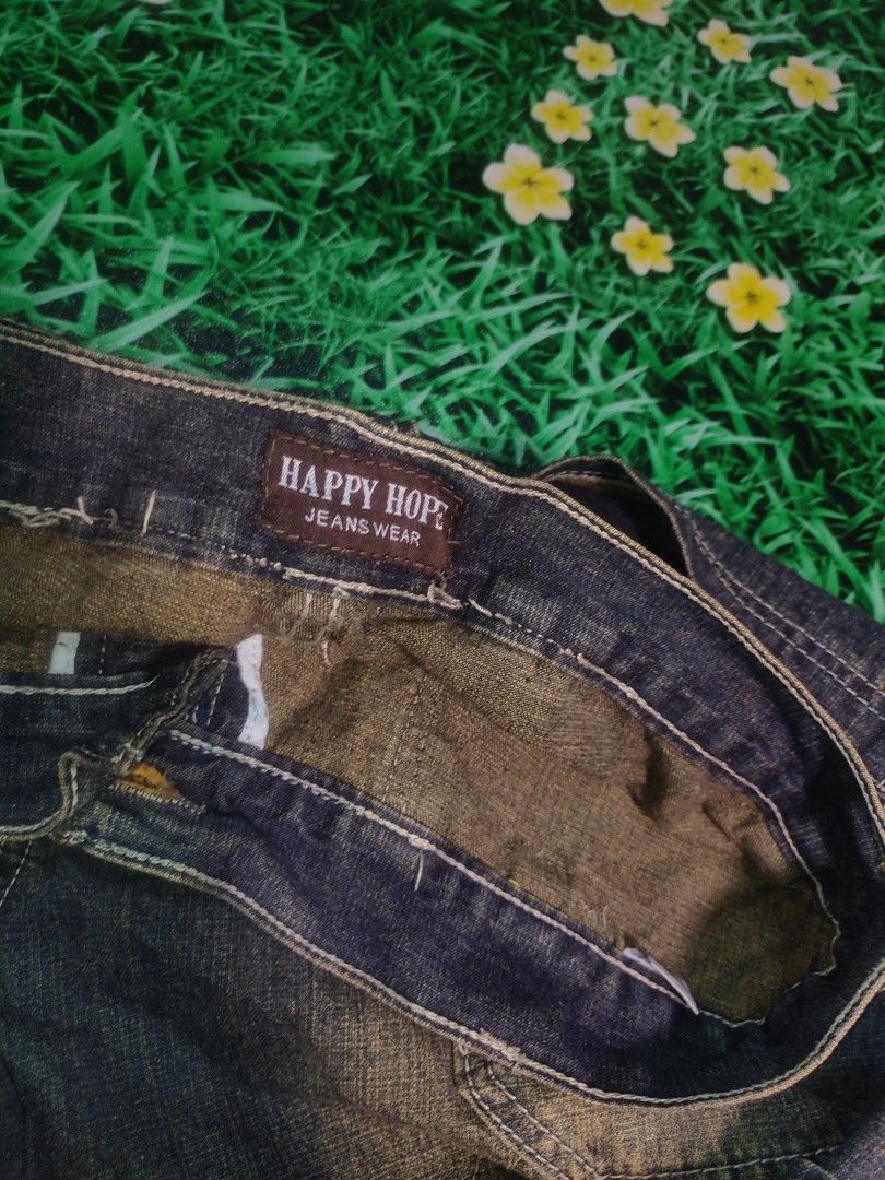 Random Happy Hope baggy pants (Category: Jeans) located in Cagayan de Oro. Submitted by jaypeedeistilo (Listing ID 1464585920, Image 2). Description: Happy hope🔥 Waist: 34-35✅ Length: 41✅ Thigh: 13.5✅ Hem: 10.5✅.