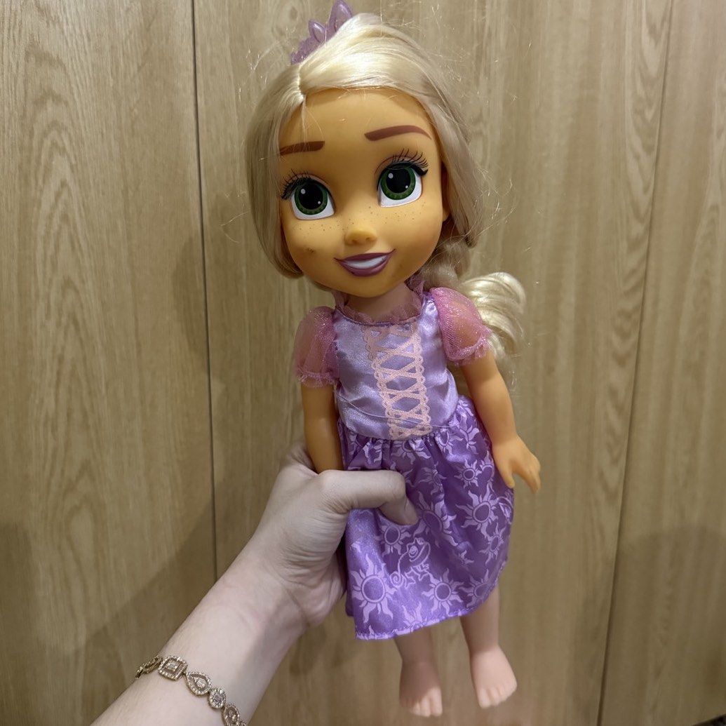 Rapunzel Tangled animator Doll (Category: Interactive Toys) located in San Juan City. Submitted by lovegoeson (Listing ID 1456909735, Image 1). Description: Disney Rapunzel Tangled Doll.