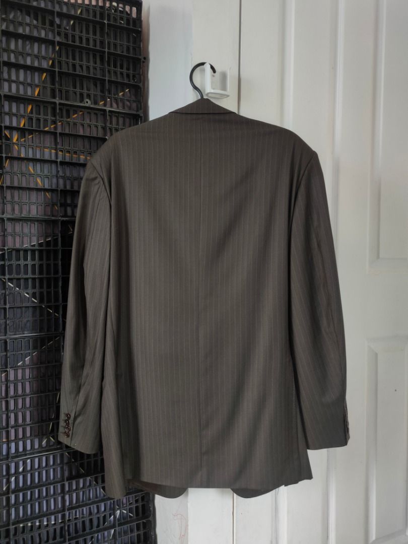 Ravazzolo for Barcelino Blazer - Large (Category: Coats, Jackets and Outerwear) located in Caloocan City. Submitted by jericoespi (Listing ID 1464593287, Image 2). Description: Size in inches: 23 width 32 length No issues or alterations Loc: Dasma Cavite MOP: Gcash.