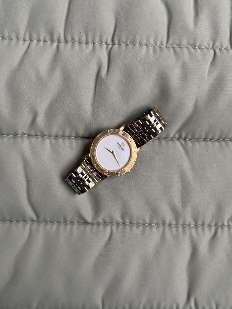 Raymond Weil two tone (Category: Luxury Watches) located in Macabebe. Submitted by _tiffanylopez (Listing ID 1464588256, Image 1). Description: raymond weil traditional classic 10/10 orig color 24mm.