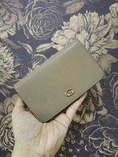 (Category: ) located in . Submitted by authentic_coach_mk_bag_murah (Listing ID 1464613791, Image 1). Description: .