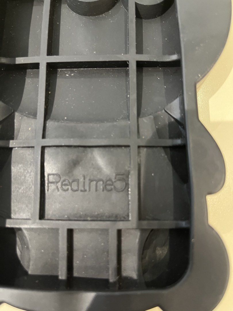 Real me5 Kitty casing (Category: Cases & Sleeves) located in Cainta. Submitted by klejre (Listing ID 1464663088, Image 3). Description: .