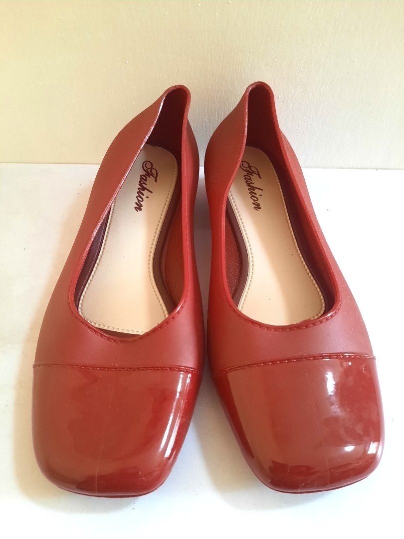 Red Square Toe Waterproof Flat Shoes (Category: Flats & Sandals) located in Quezon City. Submitted by dannikkishoppe2 (Listing ID 1464589966, Image 2). Description: Red Square Toe Waterproof Flat Shoes ‼️₱120‼️ • Glossy cap toe • Comfortable slip-on style • Textured sole for grip • Size 36 • Ideal for casual wear or work.