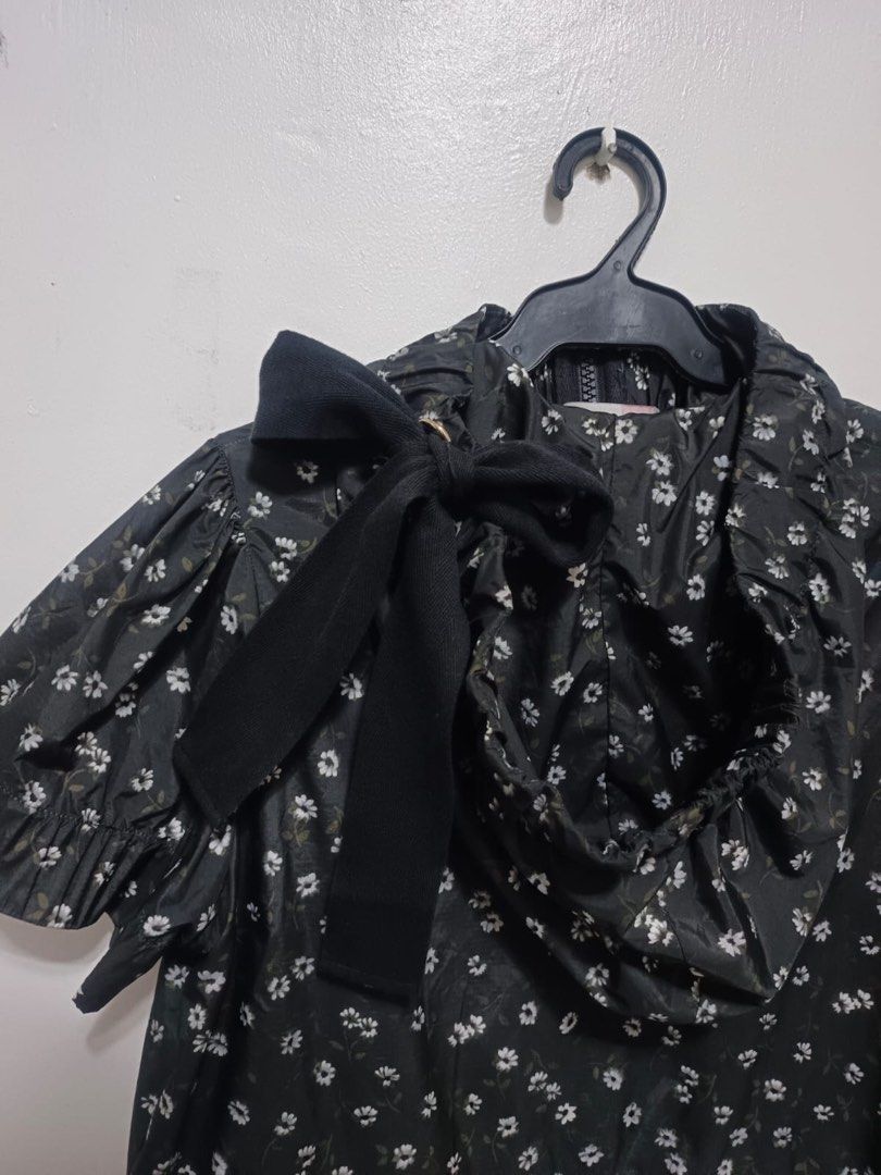 RED VALENTINO (Category: Others Tops) located in Dasmarinas. Submitted by jessputrages (Listing ID 1464738433, Image 3). Description: For sale Red Valentino Excellent condition No issue 1500 shipped Pm for more details.