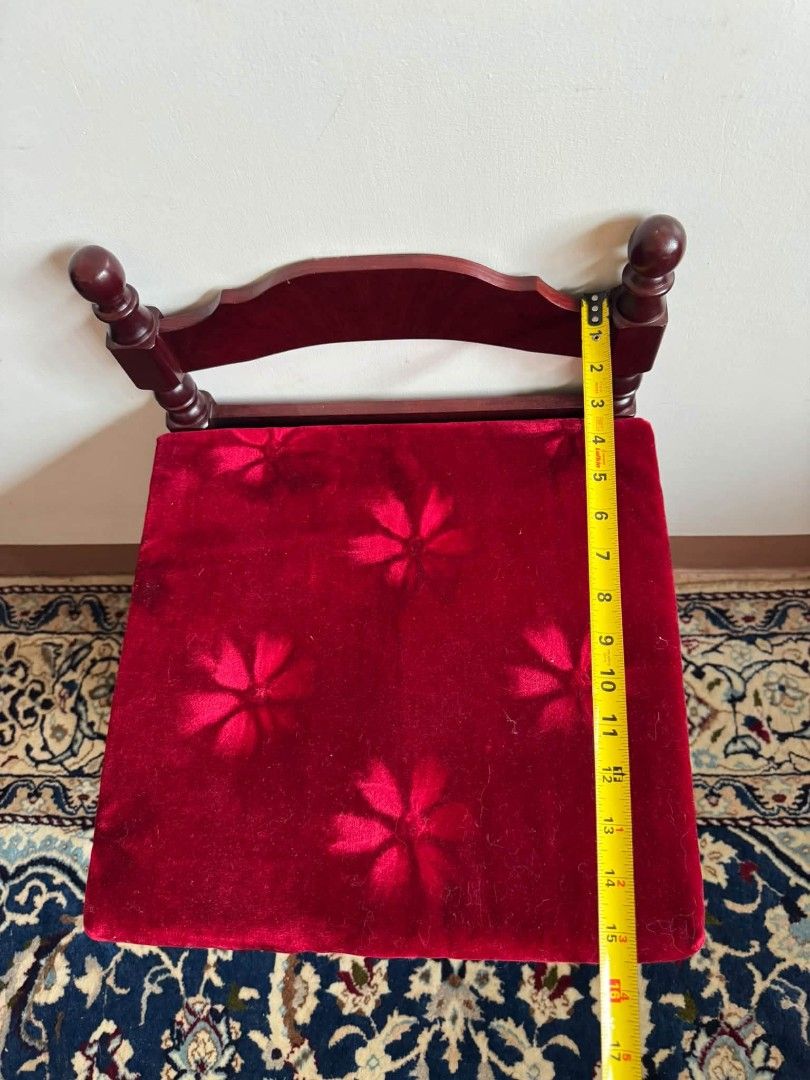 Red Velvet Storage Stool Chair (Category: Chairs) located in Quezon City. Submitted by dannikkishoppe2 (Listing ID 1464676991, Image 3). Description: Red Velvet Storage Stool Chair ‼️₱3500‼️ With hidden storage In good condition Please manage your expectations as there might be minimal flaws. Color may vary due to lighting, it may appear darker or lighter in person. Check photos first before buying. Please refrain from purchasing if you are parti