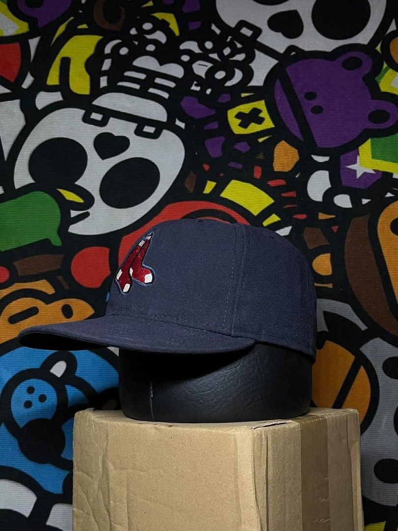 RedSox Closed Cap (Category: Caps & Hats) located in Taguig. Submitted by bimbyanche19839 (Listing ID 1464717129, Image 2). Description: Good Condition Complete tags Need wash No major flaws 🏷️600php plus ship 📌Taguig Loc.