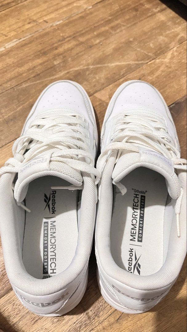 Reebok Memory Tech Comfort Footbed White Sneakers (Category: Sneakers) located in Caloocan City. Submitted by memelpogi21 (Listing ID 1464607840, Image 2). Description: - Classic white Reebok low-top sneakers - Features Memory Tech Comfort Footbed for all-day comfort - Light gum-colored soles - Clean and simple design, ideal for everyday wear - White laces.