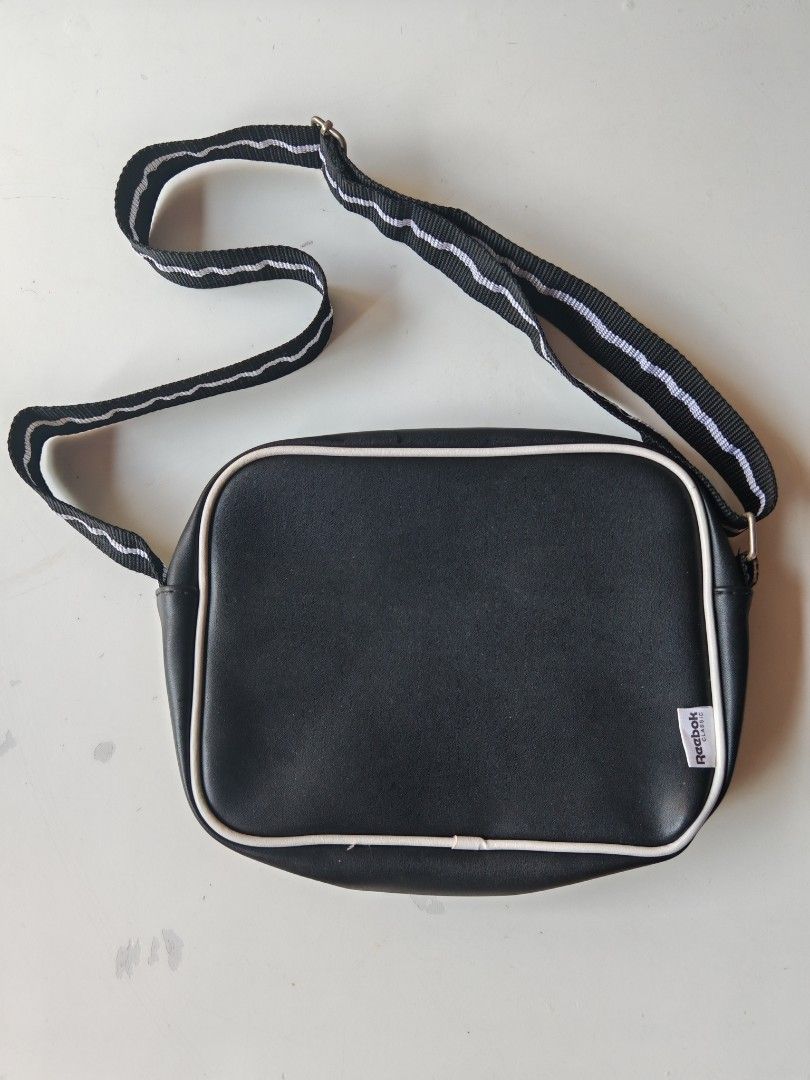 Reebok Sling Bag (Category: Sling Bags) located in Cavite. Submitted by zekesfinds (Listing ID 1464610469, Image 2). Description: .