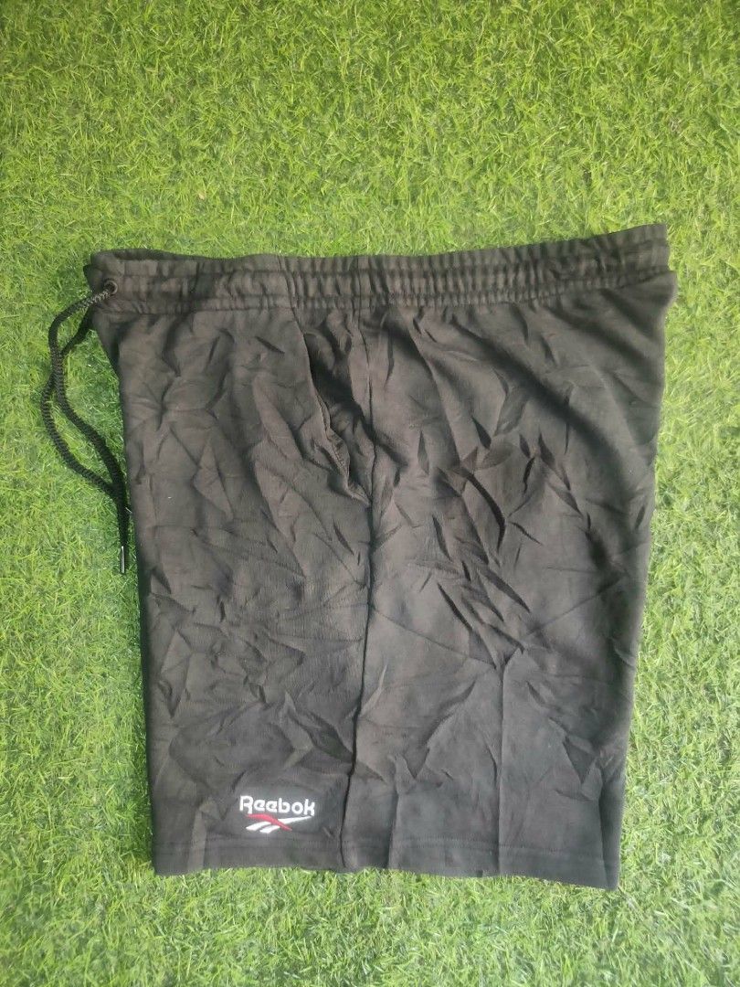 Reebok sweat short (Category: Activewear) located in Vinzons. Submitted by kspabico07187 (Listing ID 1464732377, Image 1). Description: Excellent condition No issue Embroidered logo design Waist-34-40 L-18.