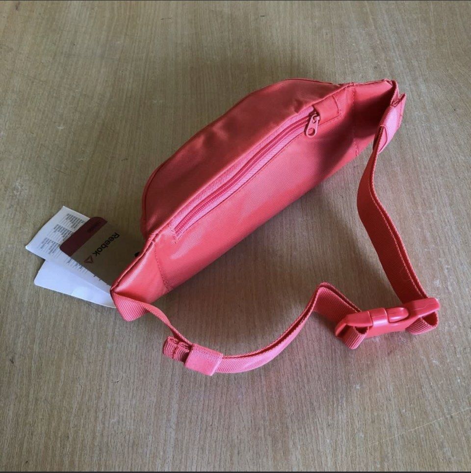 Reebok Training Waist Bag Red (Category: Belt bags, Clutches and Pouches) located in Taguig. Submitted by bitsandpiecesshop (Listing ID 1464689988, Image 3). Description: 🌸CONDITION: BRANDNEW WITH TAG ❗️accessories not included if there is any❗️ WELCOME TO BITSANDPIECES SHOP Our items are either BRAND NEW & PERSONAL PRELOVED. For preloved items PLEASE DO NOT EXPECT TOO MUCH since it’s already used. If you are very particular with the item, then 