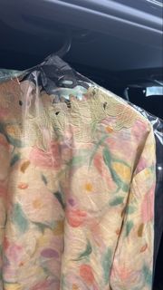 (Category: ) located in . Submitted by wfa.wardrobe (Listing ID 1464619560, Image 1). Description: .