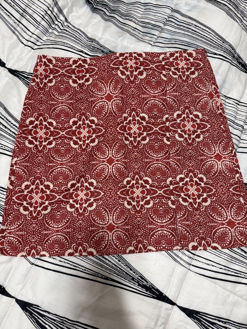 Reserved Linen Print Skirt (Category: Skirts) located in Makati City. Submitted by martina.declutters (Listing ID 1464641960, Image 1). Description: .