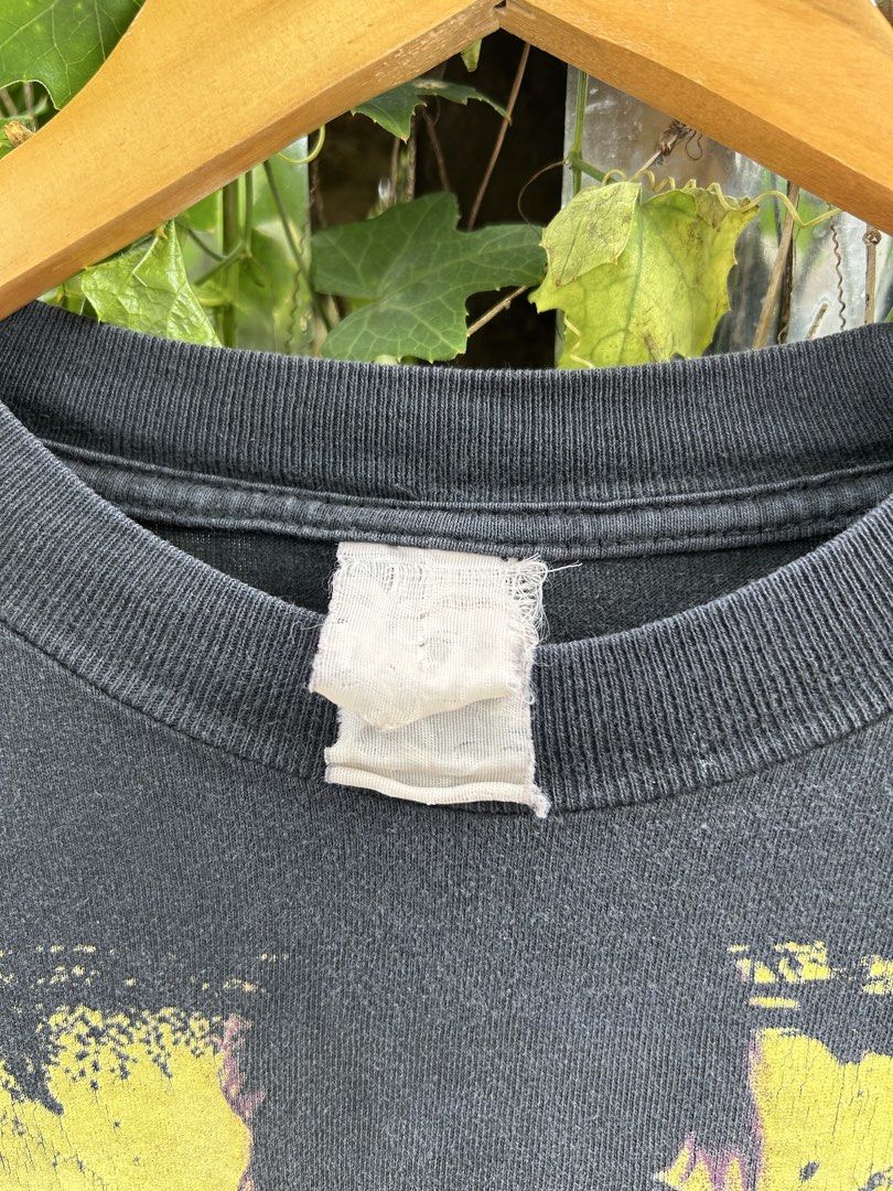 Resident Evil Extinction 2007 Promo Tee (Category: Tshirts & Polo Shirts ) located in Davao. Submitted by first2layers (Listing ID 1464587546, Image 3). Description: 24x29.5 fits XL faded white tag no other issues.