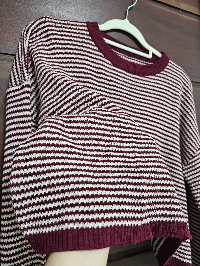 Ribbed knit sweater (Category: Longsleeves) located in Los Banos. Submitted by itsmecathey (Listing ID 1464754082, Image 1). Description: Burgundy and white striped drop-shoulder, can fit S-M.