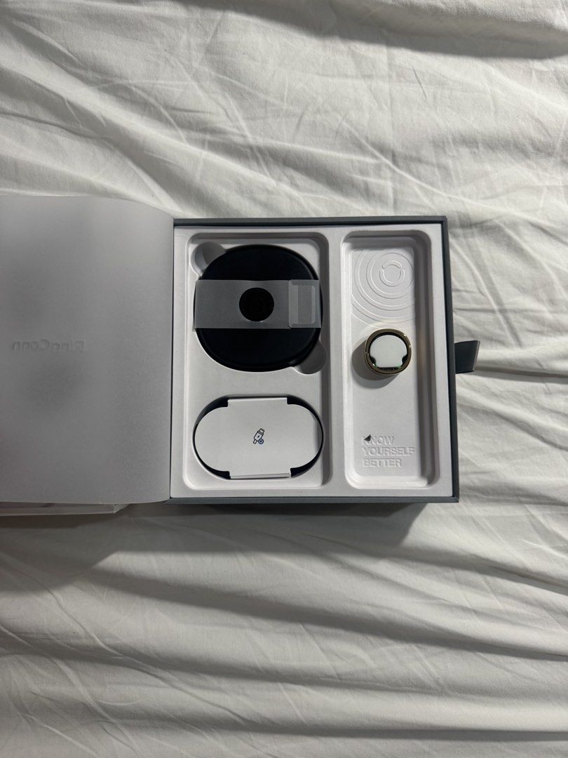 Ringconn Gen 3 Smart Ring Size 8 (Category: Wearables & Smart Watches) located in Paranaque City. Submitted by summerscabinet (Listing ID 1464715774, Image 1). Description: Purchased last September 11, 2026. Size: 8 Product has no flaws. Item is good as new. All items inside the box are still wrapped. RFS: wrong size.