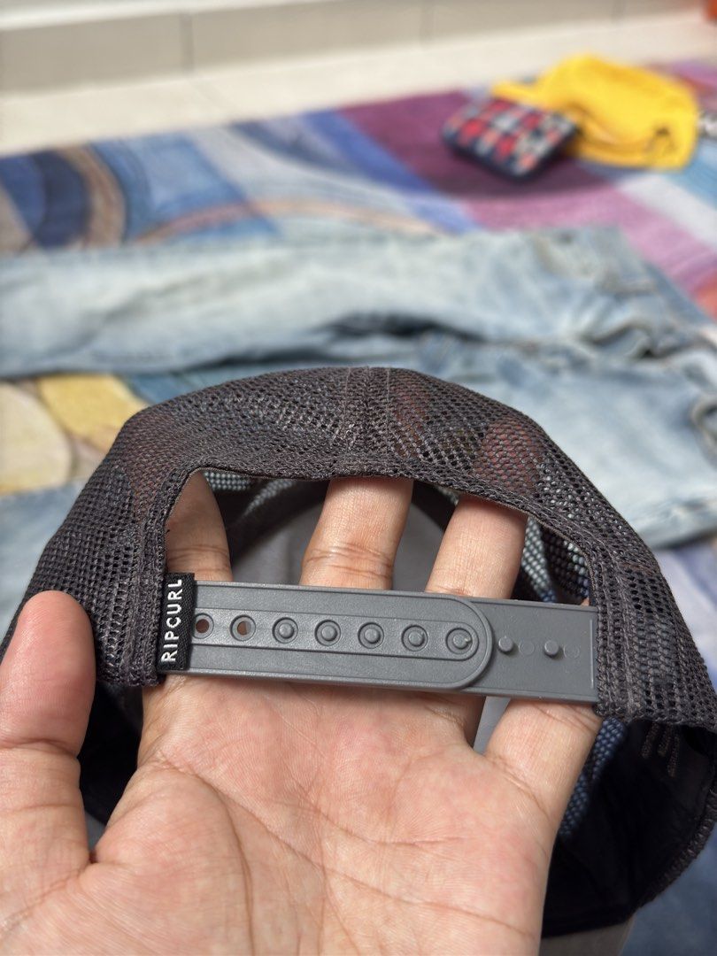 Ripcurl Snapback (Category: Cap & Hats) located in Chemor. Submitted by ajibstore (Listing ID 1464621920, Image 3). Description: Fit 56cm - 58cm RM9 Self pickup Meru Ipoh / postage.